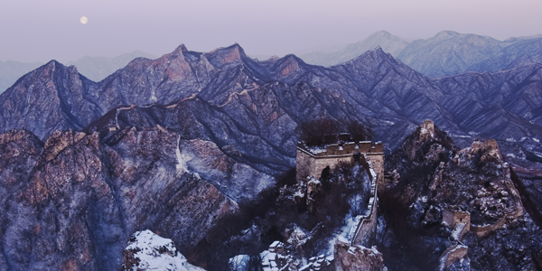 雄关映雪